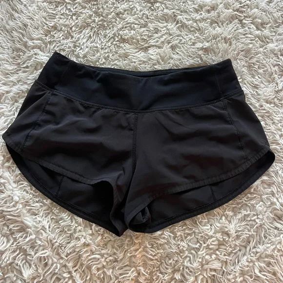 Black Lululemon 2.5” Speed Up Short - Picture 1 of 5